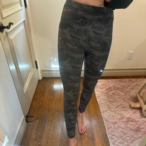 Vuori camp leggings size s